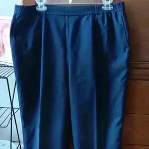 "KORET"‎ 16P Navy Blue ¾ Elastic Waist. Side pockets comfortable fit EUC